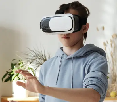 Menino com óculos VR Menino com óculos VR